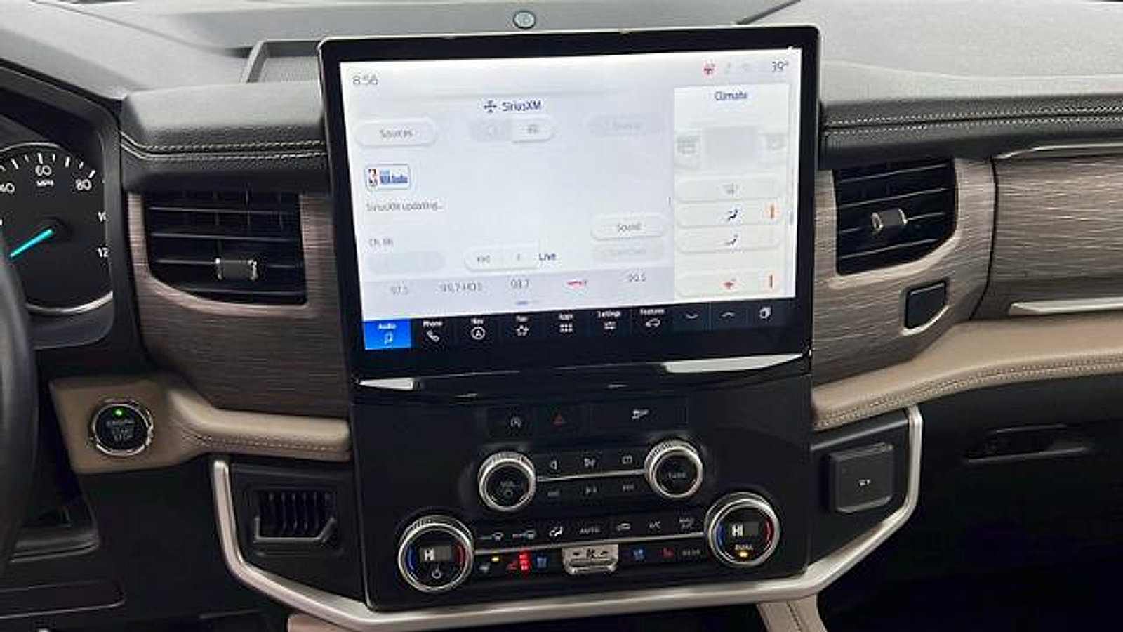 Used 2024 Ford Expedition Limited image 23