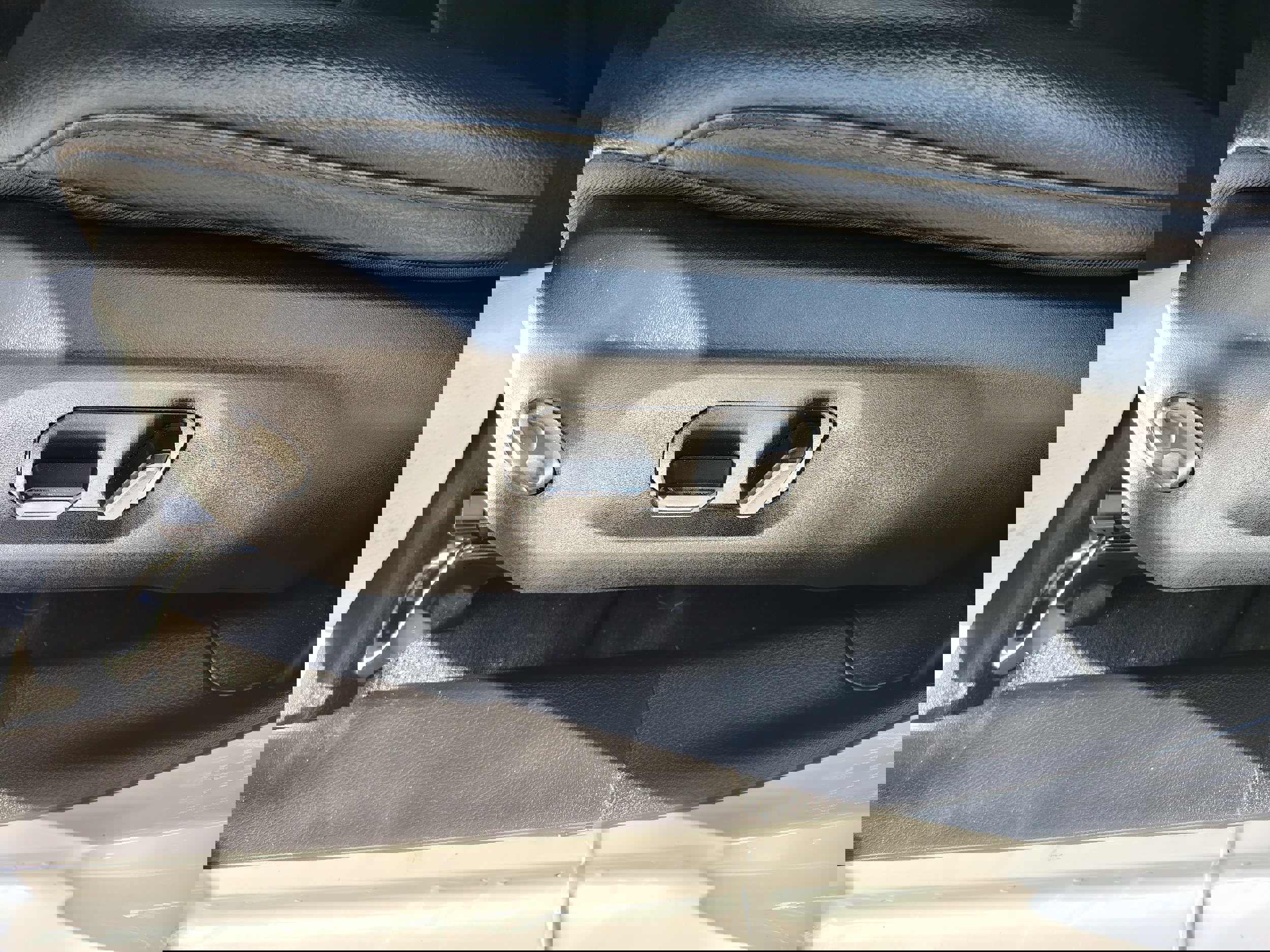 Certified 2024 Jeep Wrangler Sahara w/ Technology Group image 15