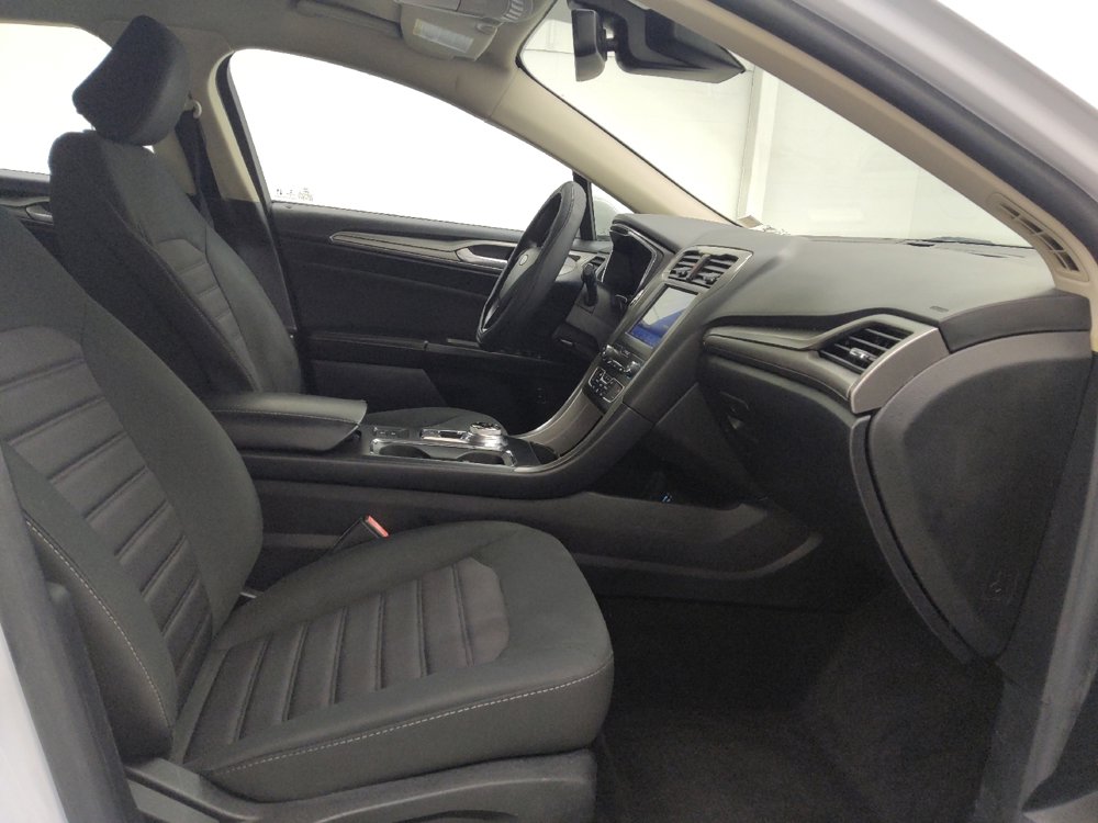 Used 2020 Ford Fusion SE FWD image 21