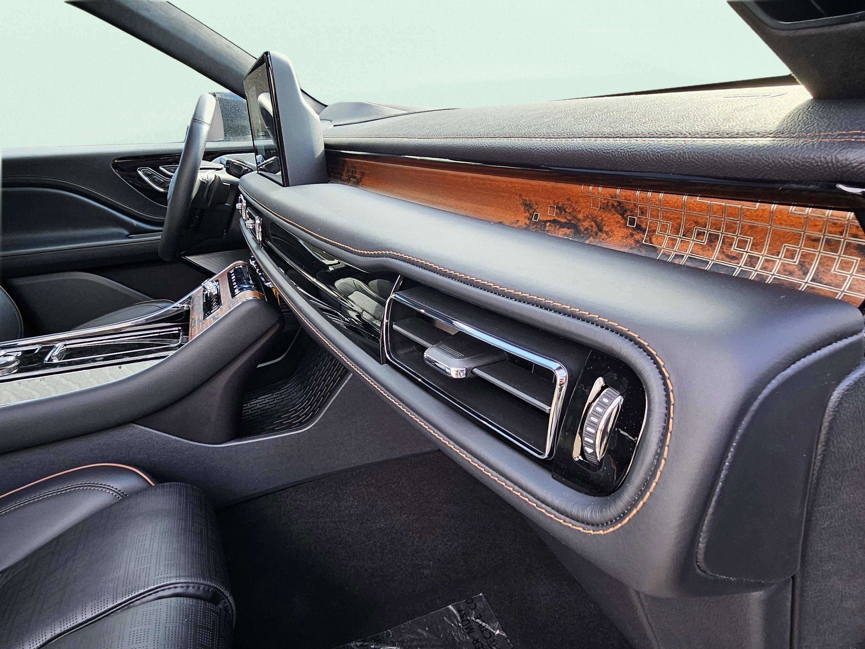 New 2026 Lincoln Aviator Black Label w/ Black Label Special Edition image 14