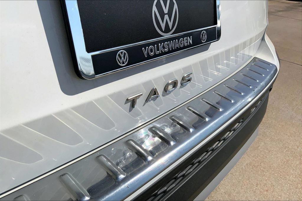 Used 2024 Volkswagen Taos S w/ MDO Package FWD image 8