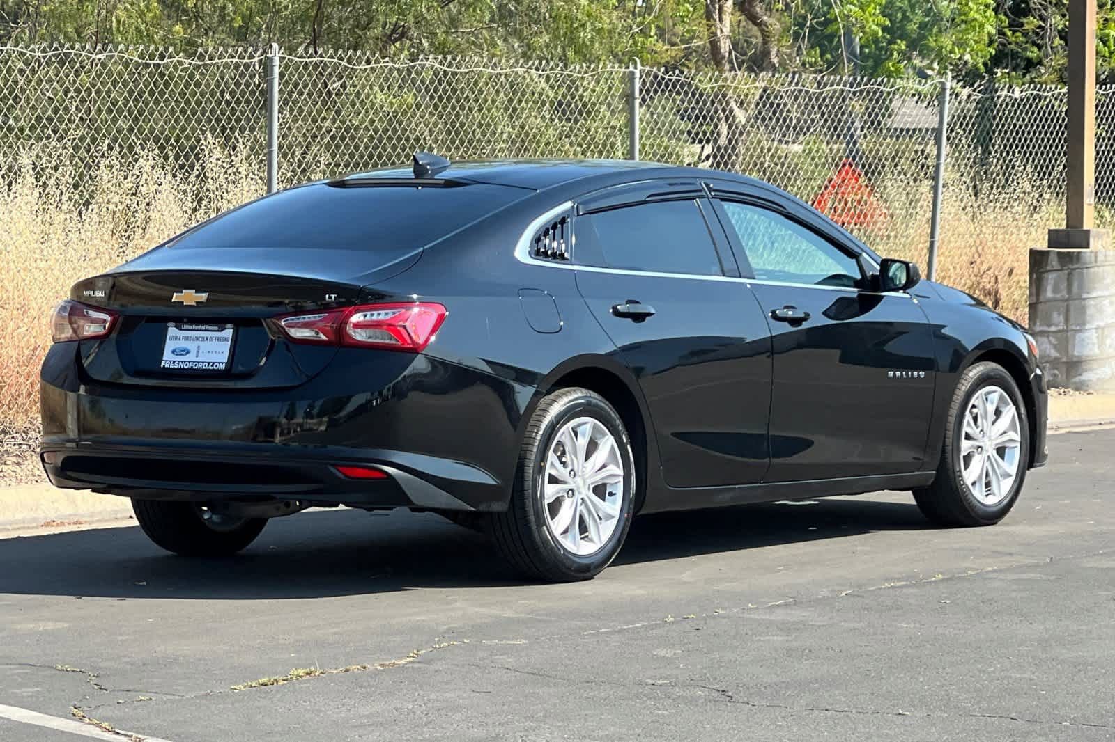 Used 2020 Chevrolet Malibu LT image 2