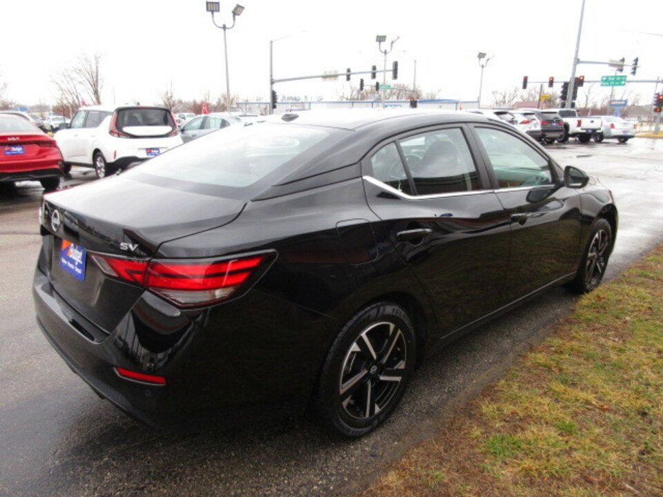 Used 2024 Nissan Sentra SV FWD image 5