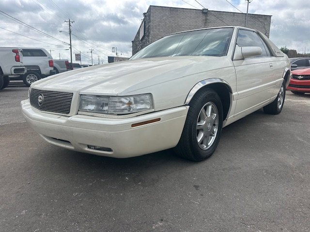 Used 2000 Cadillac Eldorado Touring image 1