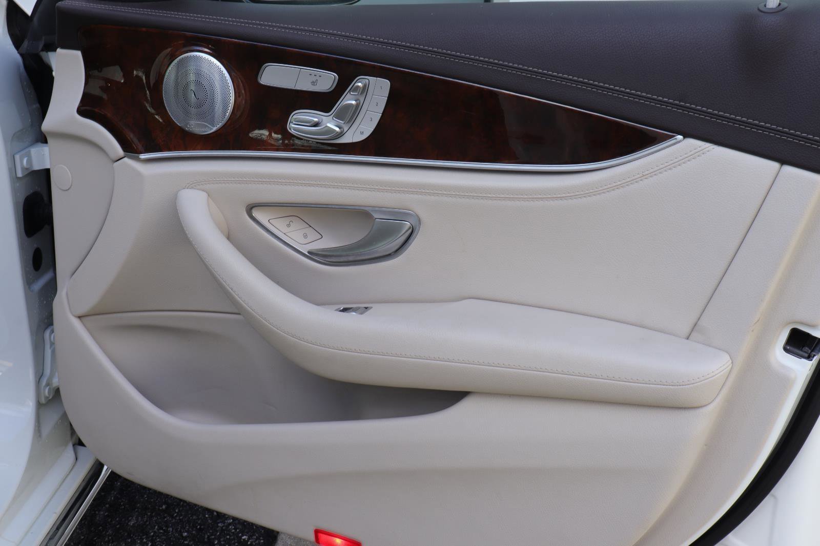 Used 2018 Mercedes-Benz E 300 image 16