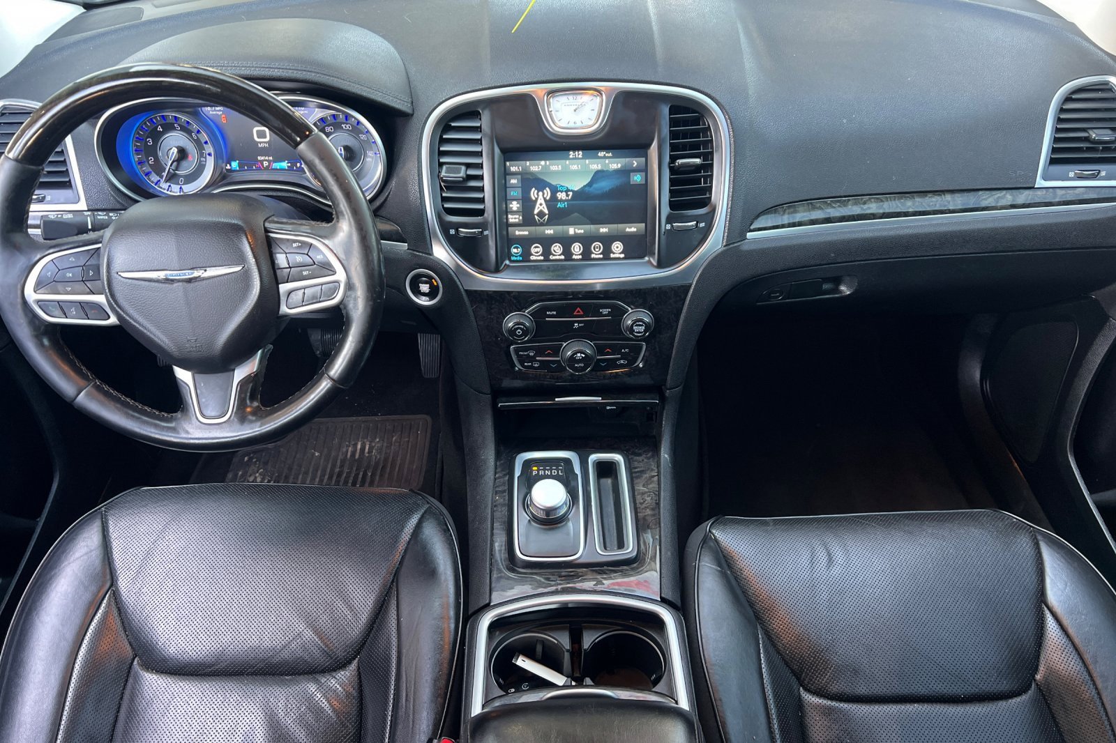 Used 2018 Chrysler 300 Limited image 10