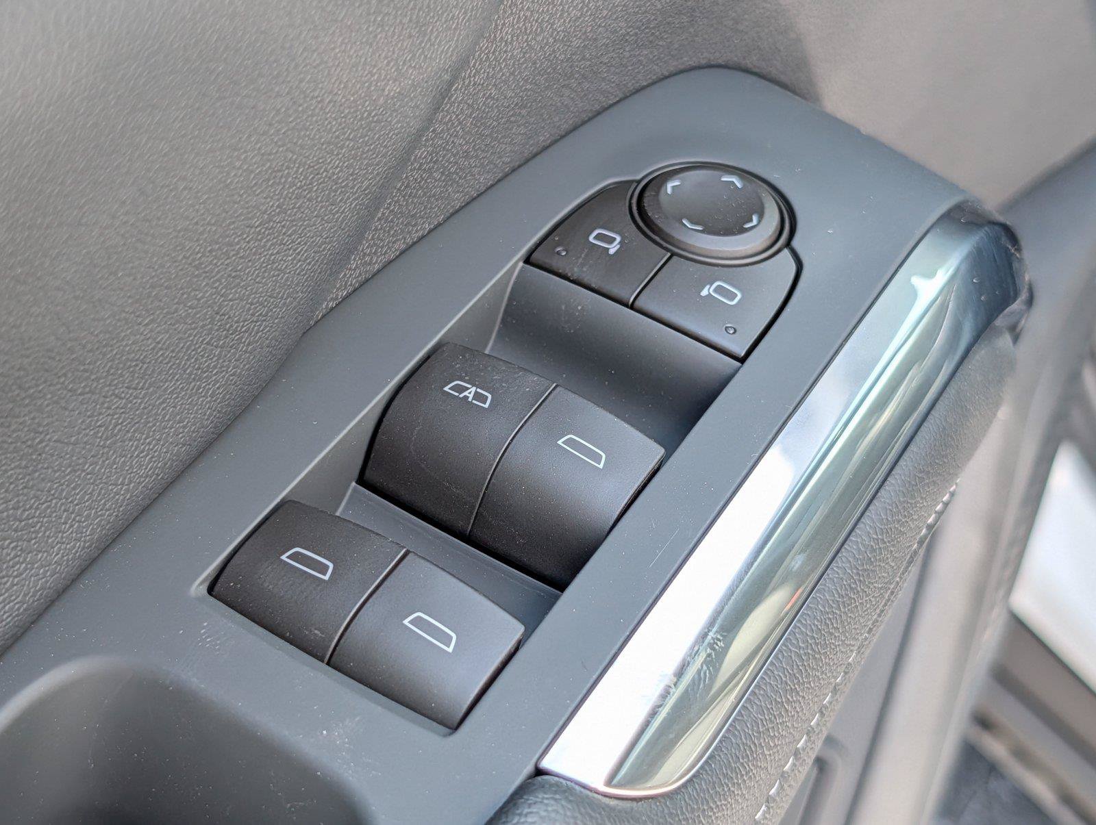 New 2026 Chevrolet Traverse LT w/ Driver Confidence Package FWD image 15