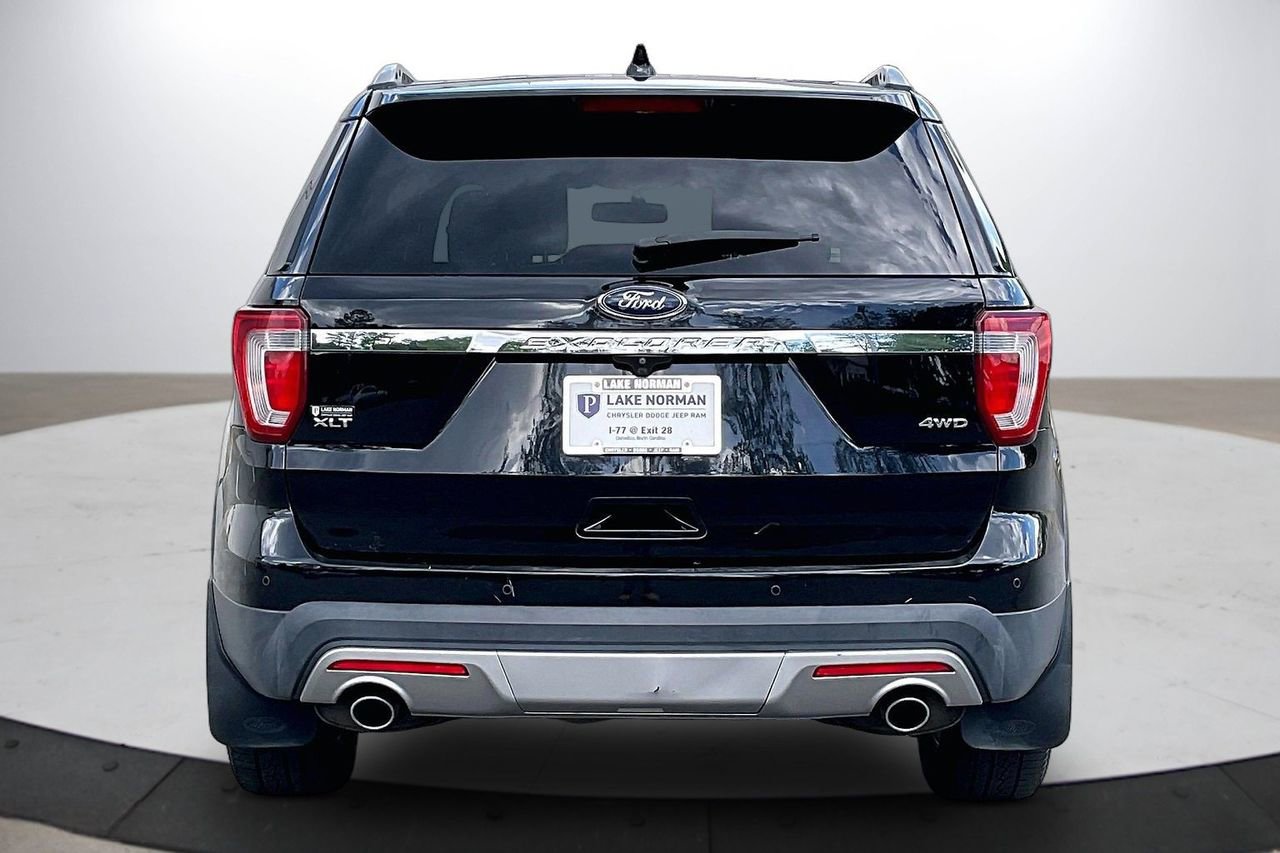 Used 2016 Ford Explorer XLT w/ Equipment Group 201A image 8