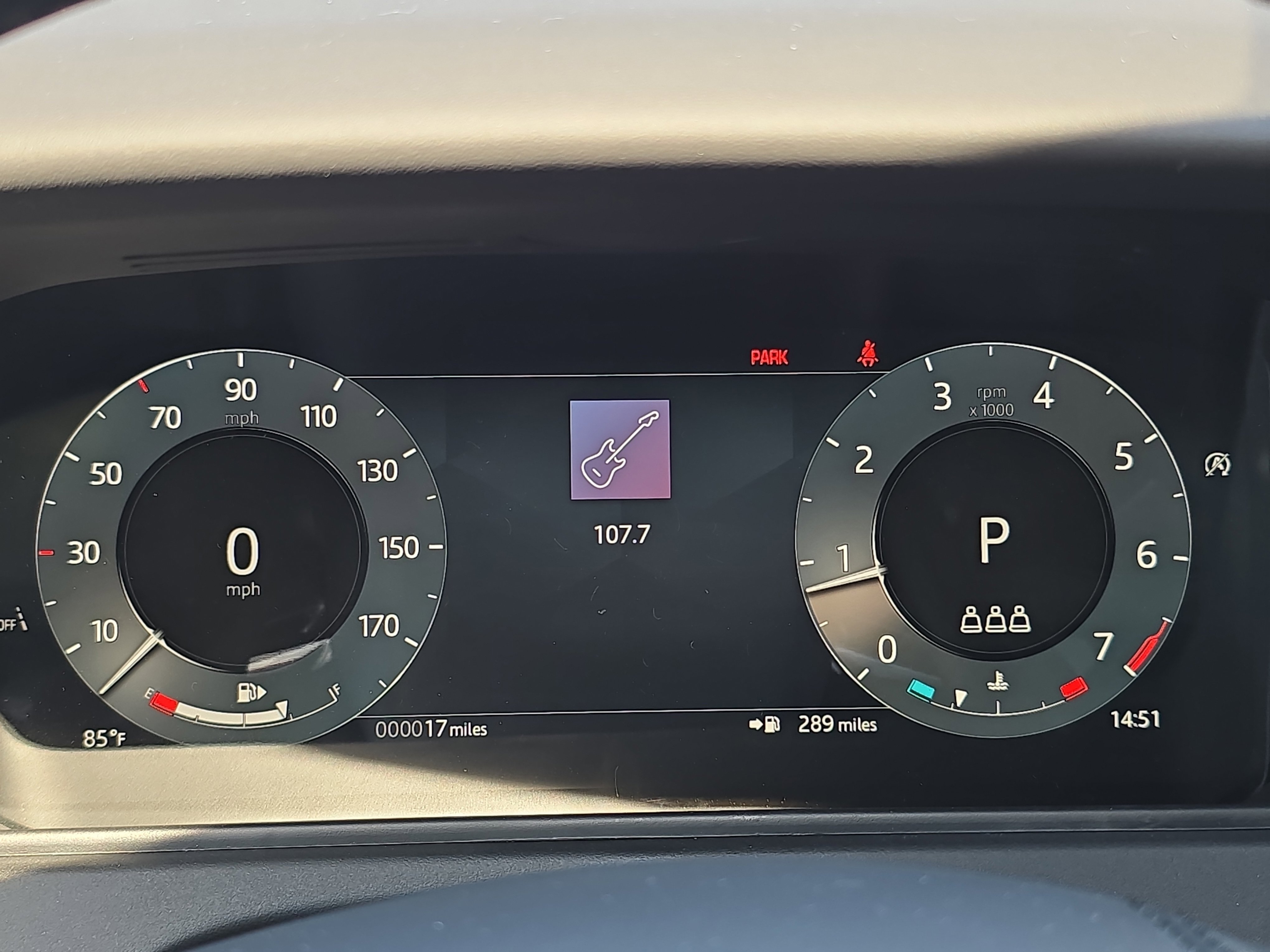 New 2026 Land Rover Range Rover Velar Dynamic SE image 19