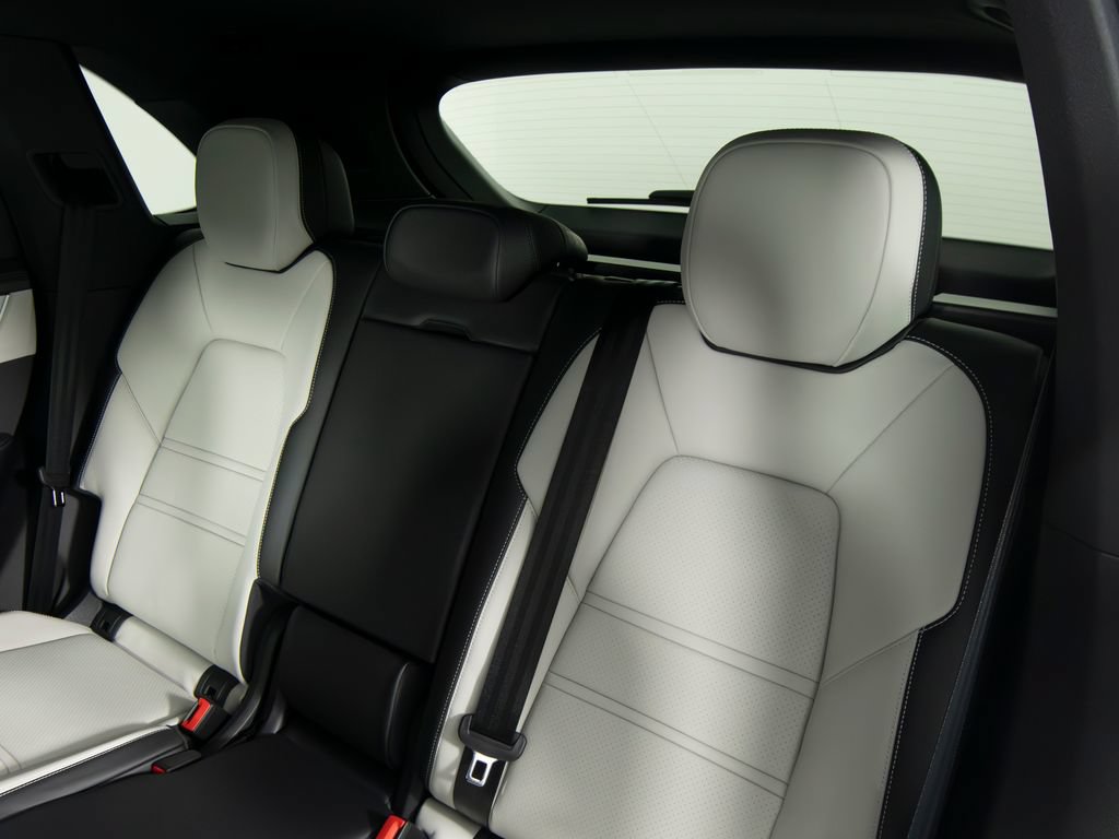 New 2026 Porsche Cayenne S AWD/4WD image 38