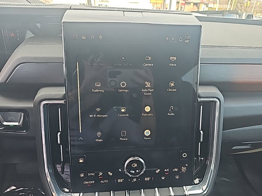 Certified 2025 GMC Yukon Denali image 21