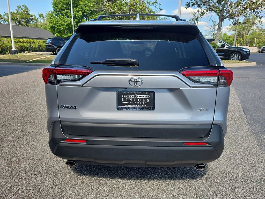Used 2021 Toyota RAV4 XLE image 4