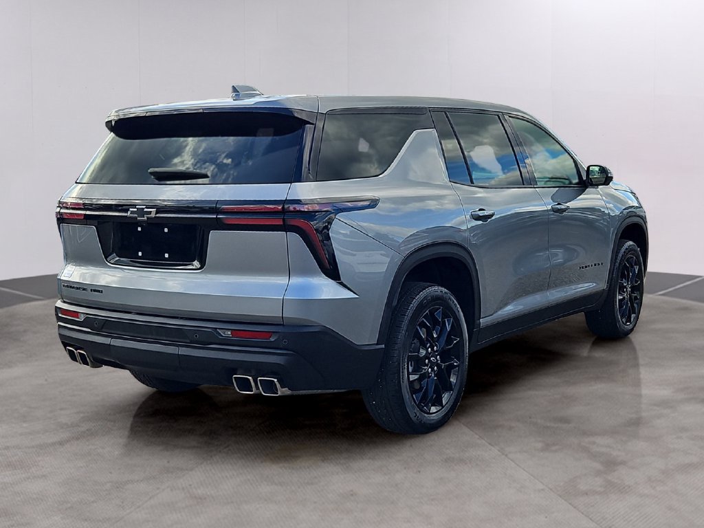Used 2024 Chevrolet Traverse LS w/ Midnight/Sport Edition AWD/4WD image 4