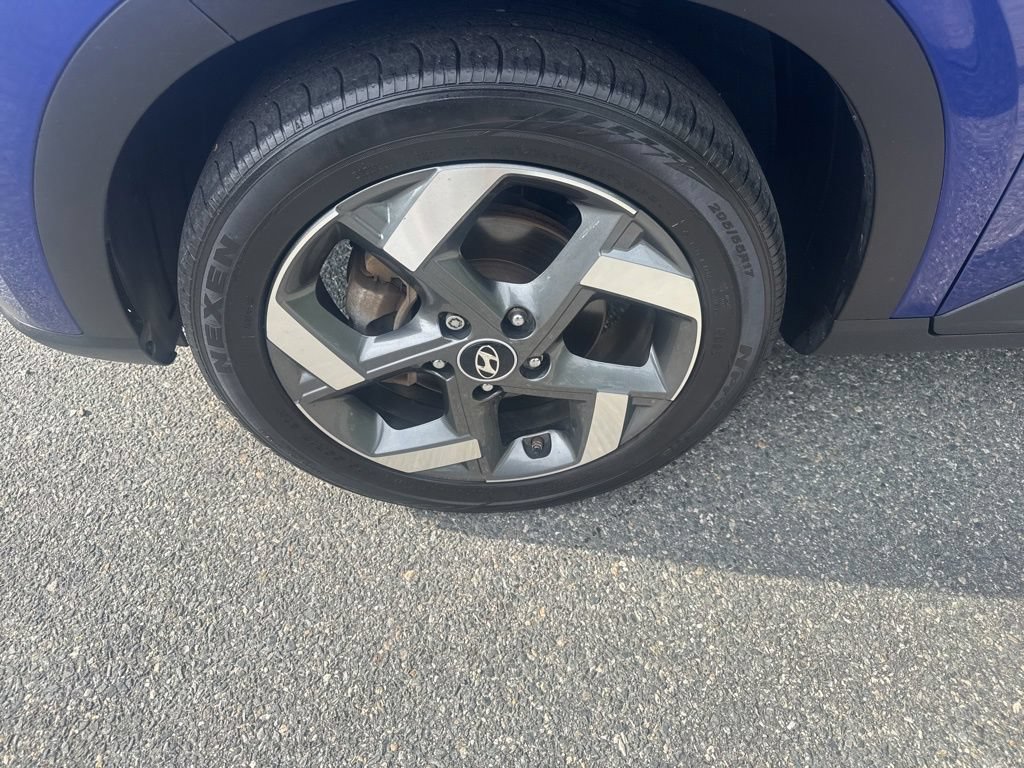 Used 2022 Hyundai Venue Limited FWD image 9