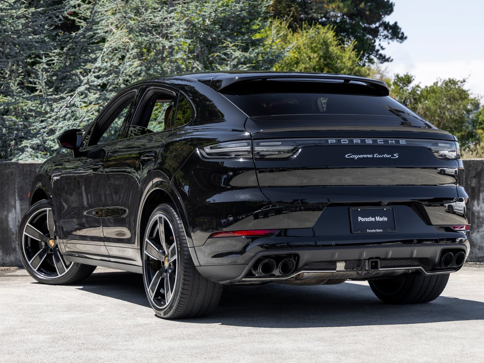 Certified 2022 Porsche Cayenne Turbo S AWD/4WD image 3