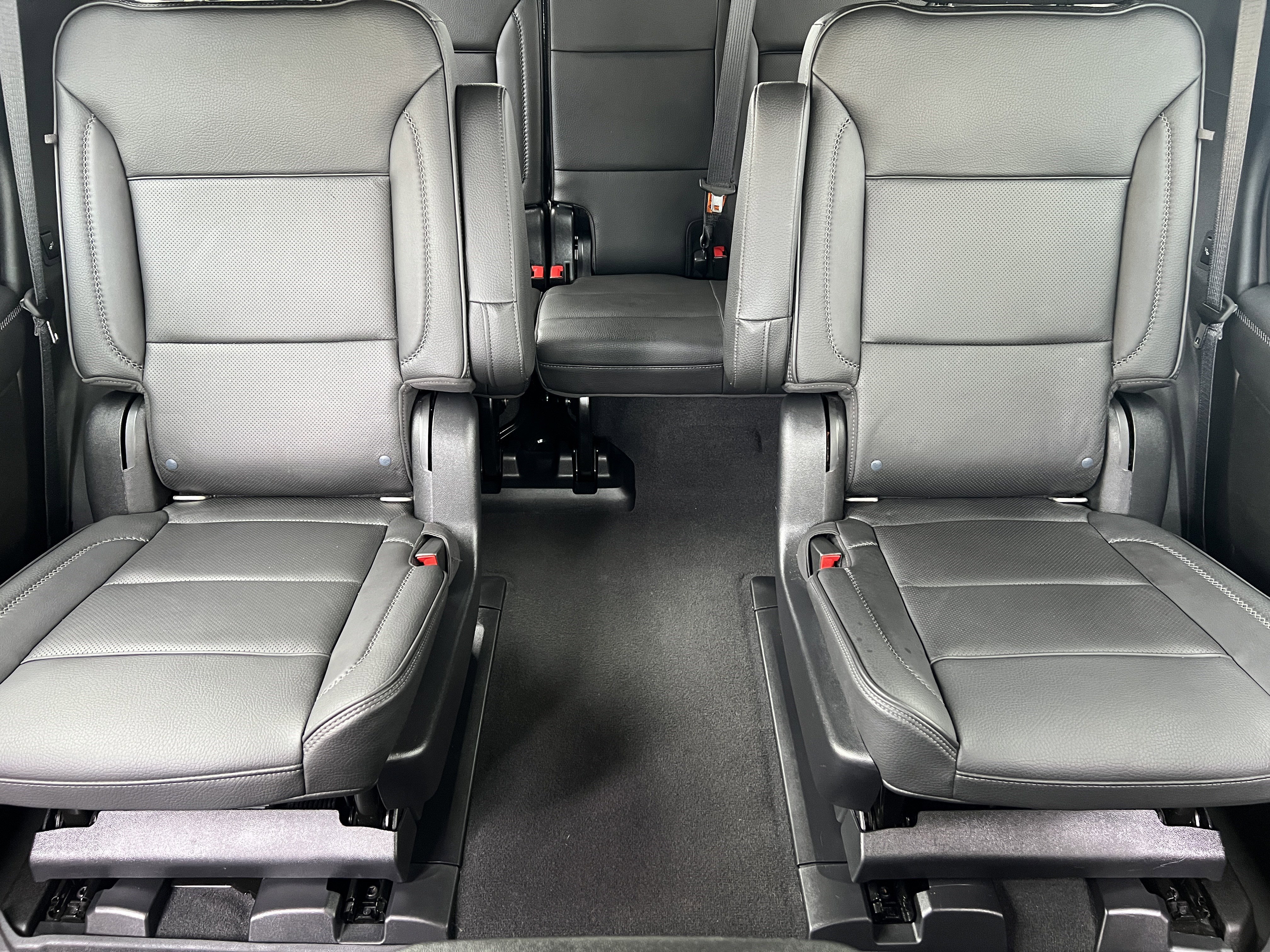 Used 2021 GMC Yukon Denali AWD/4WD image 16