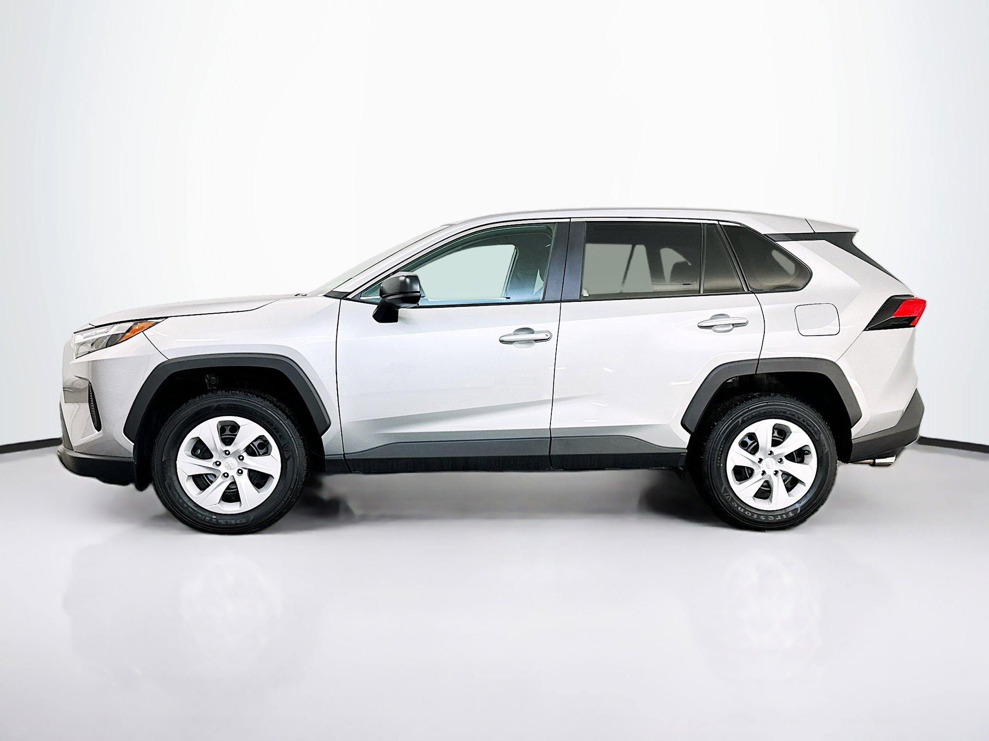 Used 2025 Toyota RAV4 LE image 4