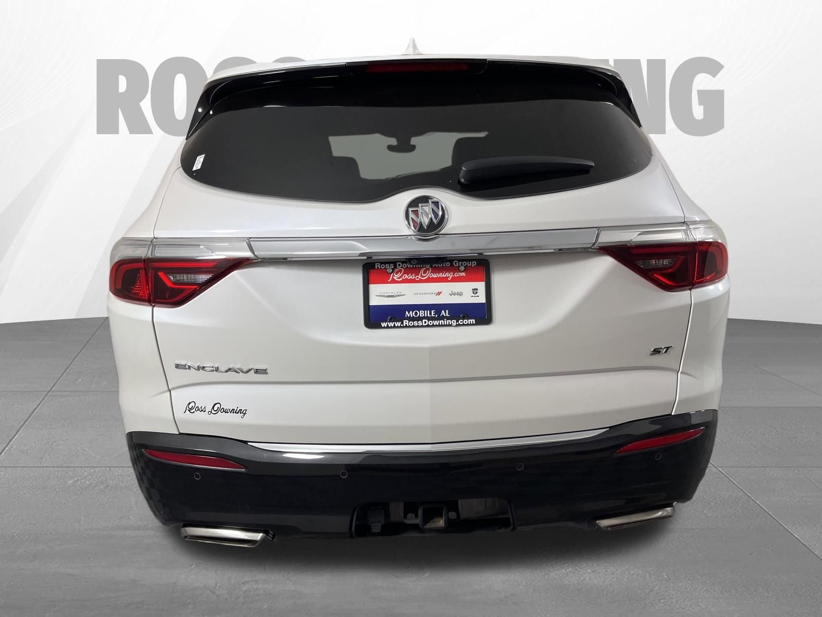 Used 2022 Buick Enclave Essence w/ Sport Touring Edition FWD image 5