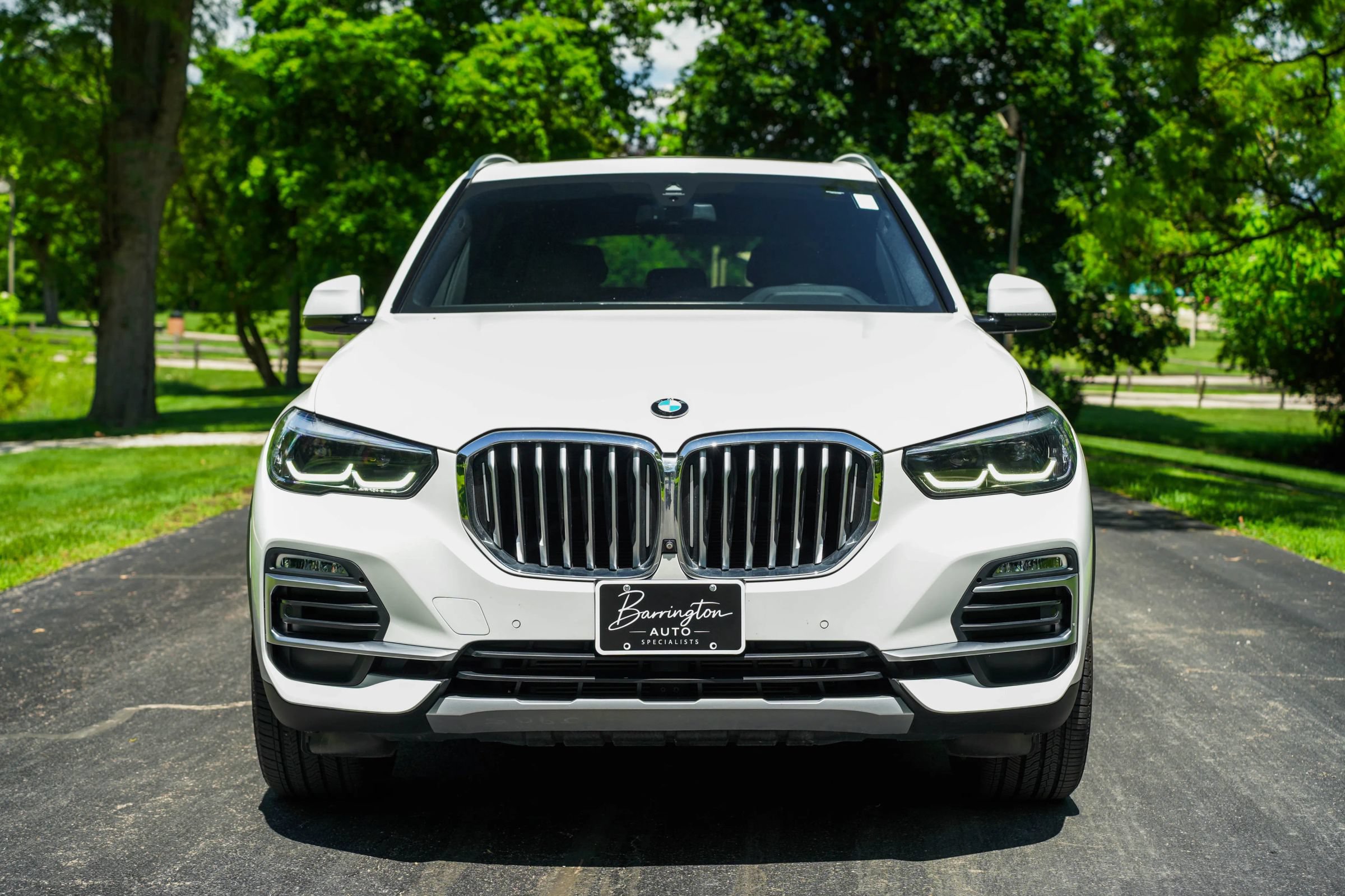 Used 2019 BMW X5 xDrive40i w/ Convenience Package AWD/4WD image 2