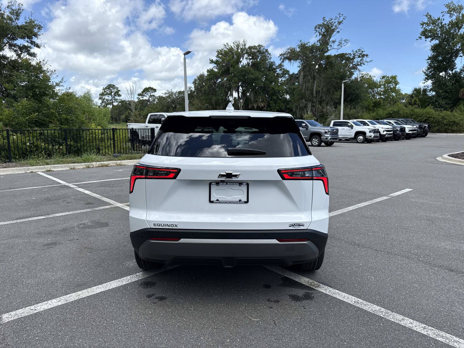 New 2027 Chevrolet Equinox LT w/ Convenience Package II FWD image 4