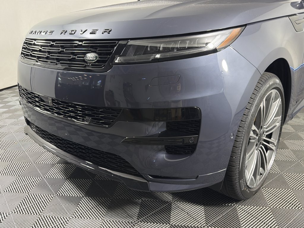 New 2027 Land Rover Range Rover Sport Dynamic SE AWD/4WD image 11