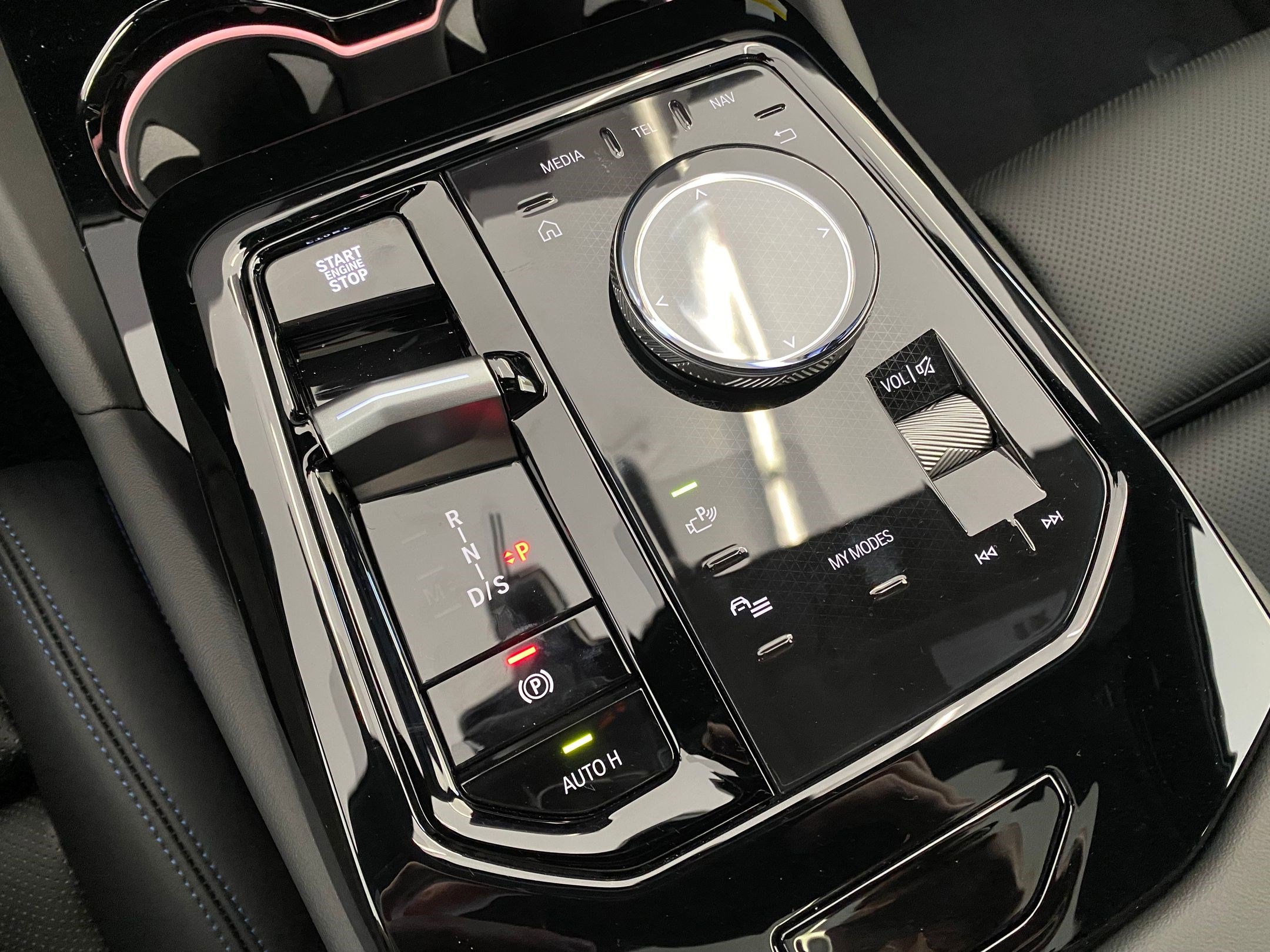 New 2026 BMW 530i xDrive w/ M Sport Package image 28