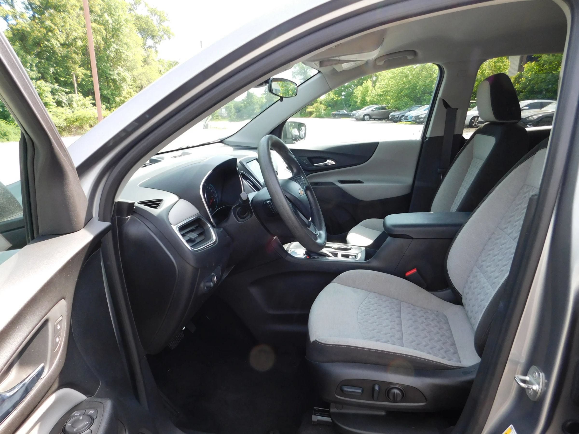 Used 2023 Chevrolet Equinox LS w/ LS Convenience Package FWD image 13