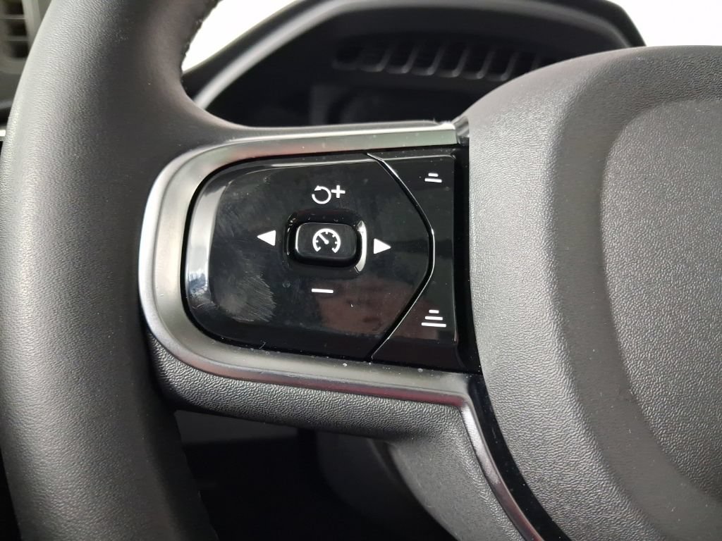 Certified 2025 Volvo XC90 T8 Plus w/ Protection Package AWD/4WD image 34