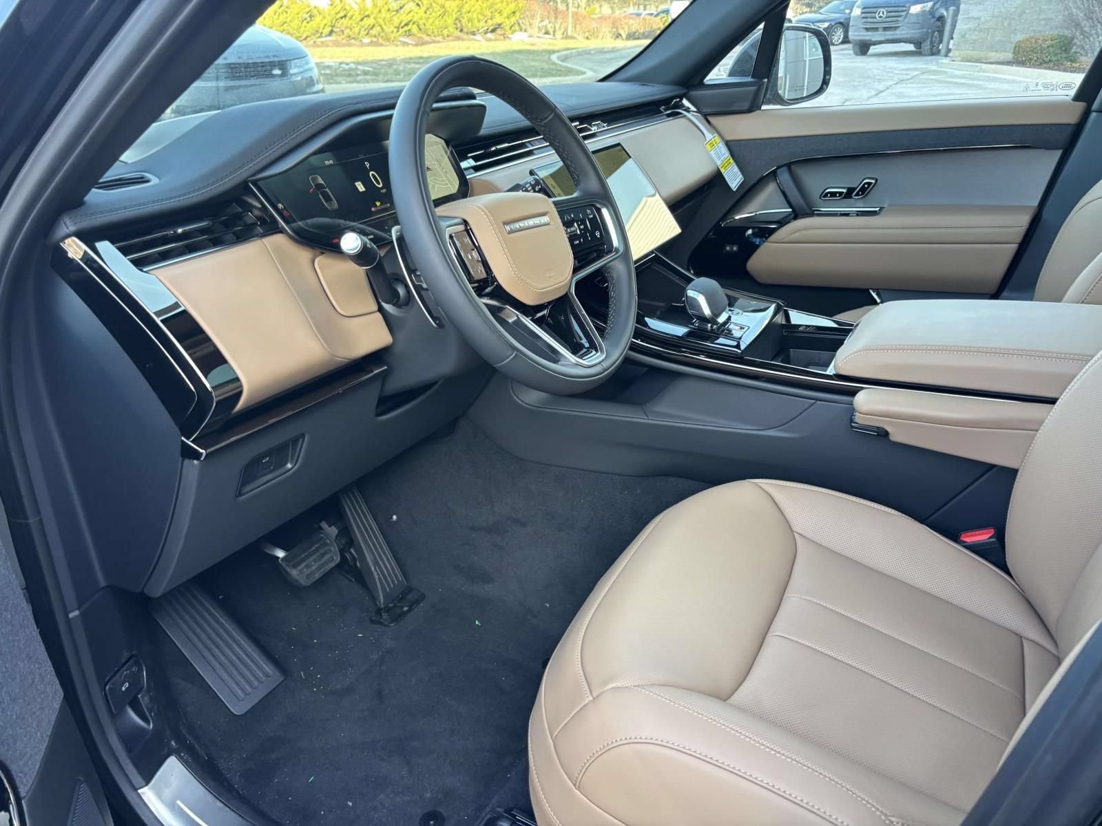 New 2026 Land Rover Range Rover Sport SE AWD/4WD image 9