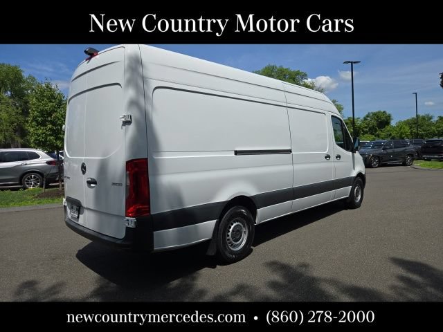 Used 2023 Mercedes-Benz Sprinter 2500 image 8
