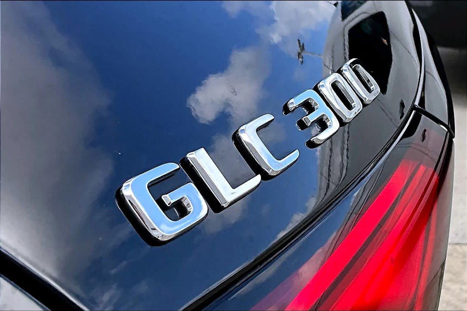 Used 2025 Mercedes-Benz GLC 300 image 28