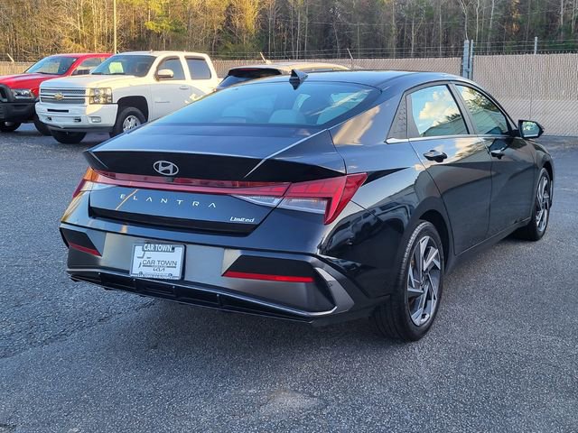 Used 2025 Hyundai Elantra Limited image 2