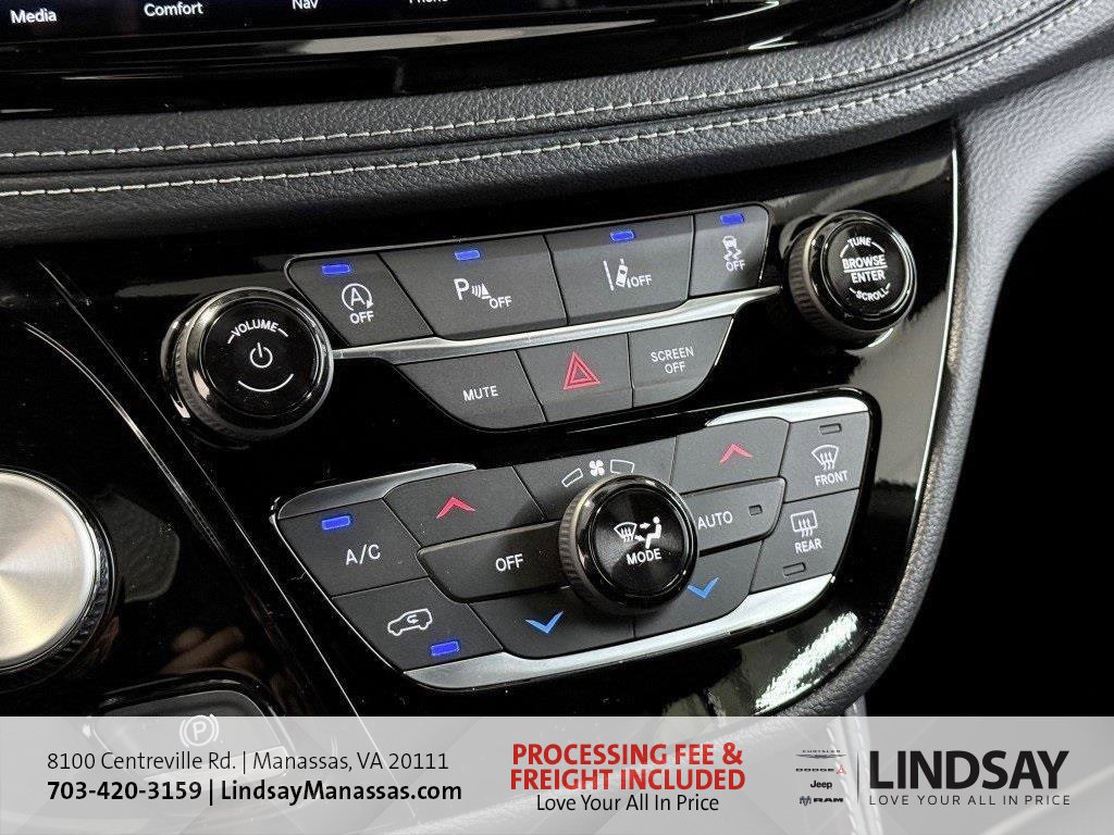 New 2026 Chrysler Pacifica Limited w/ S Appearance Package AWD/4WD image 30