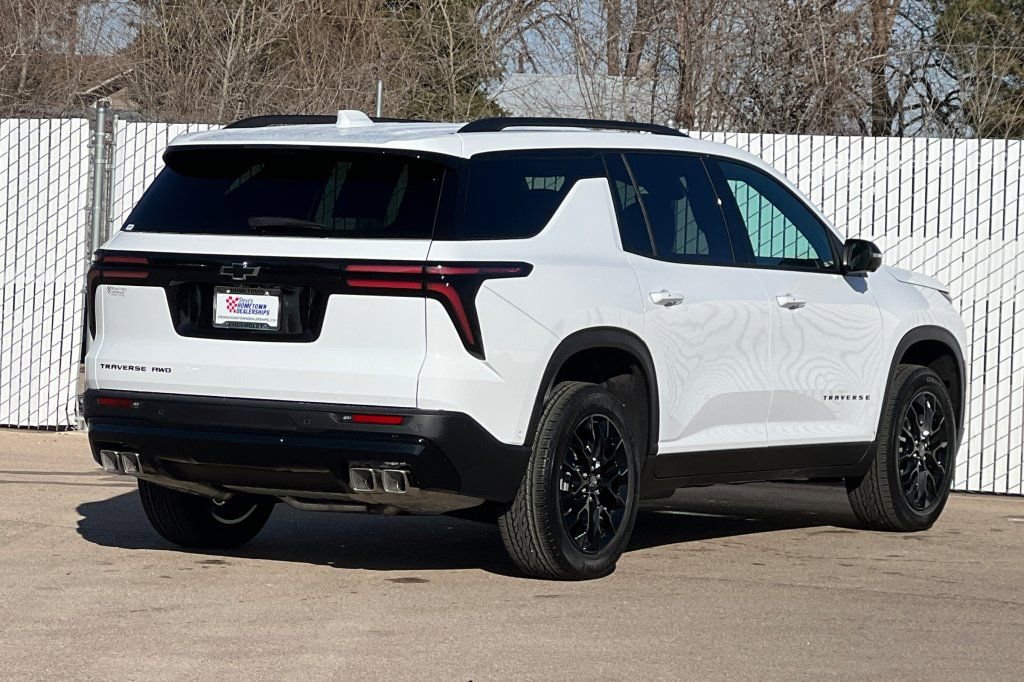New 2026 Chevrolet Traverse LT w/ Enhanced Driving Package image 4