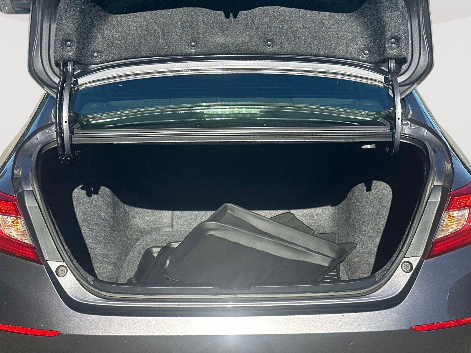 Used 2020 Honda Accord LX image 30