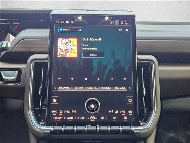 Used 2025 GMC Yukon Denali Ultimate image 13