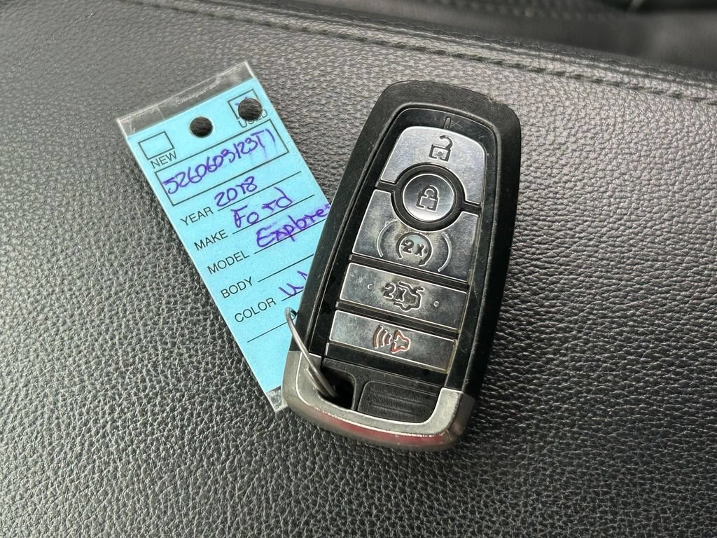 Used 2018 Ford Explorer XLT w/ Equipment Group 202A FWD image 17