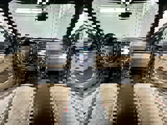 Used 2017 Ford Explorer Limited image 21