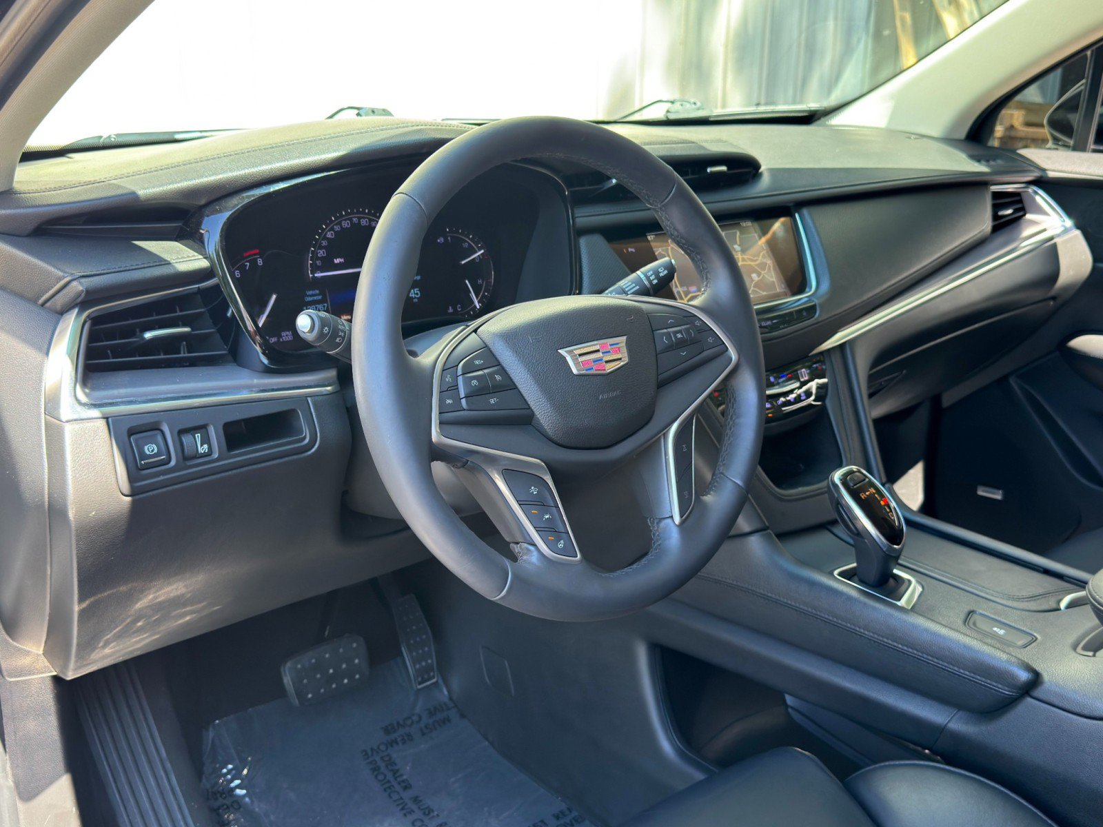 Used 2017 Cadillac XT5 Luxury w/ Driver Awareness Package FWD image 13