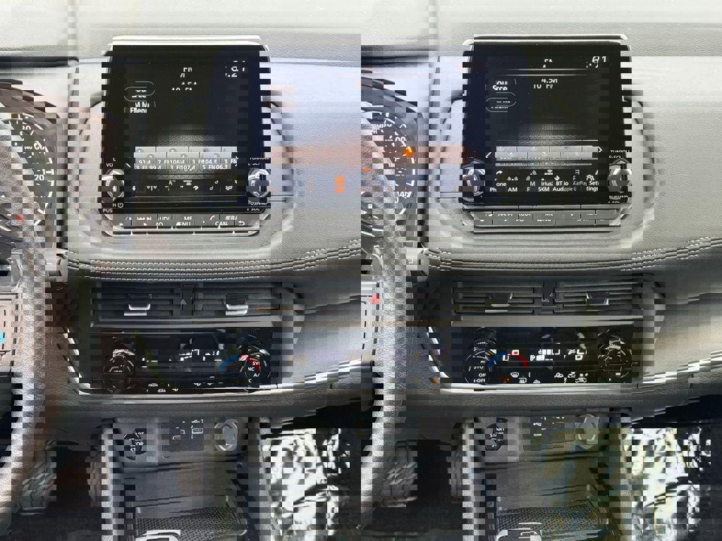 Used 2024 Nissan Rogue SV image 18