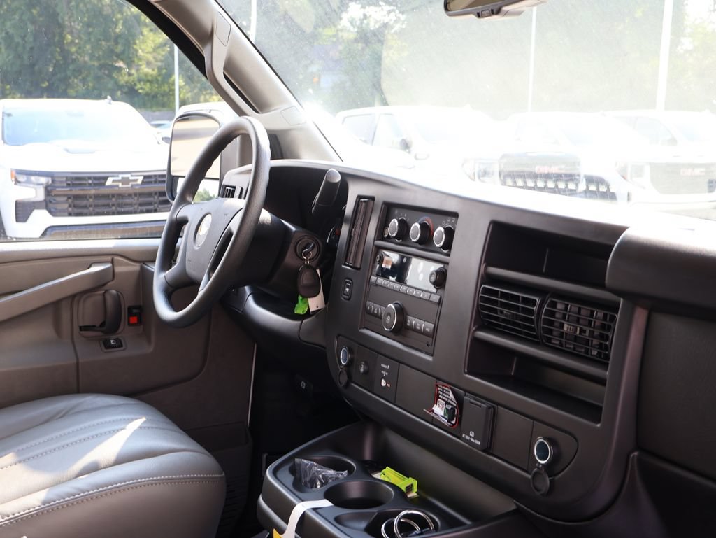 New 2026 Chevrolet Express 2500 w/ Enhanced Convenience Package RWD image 27