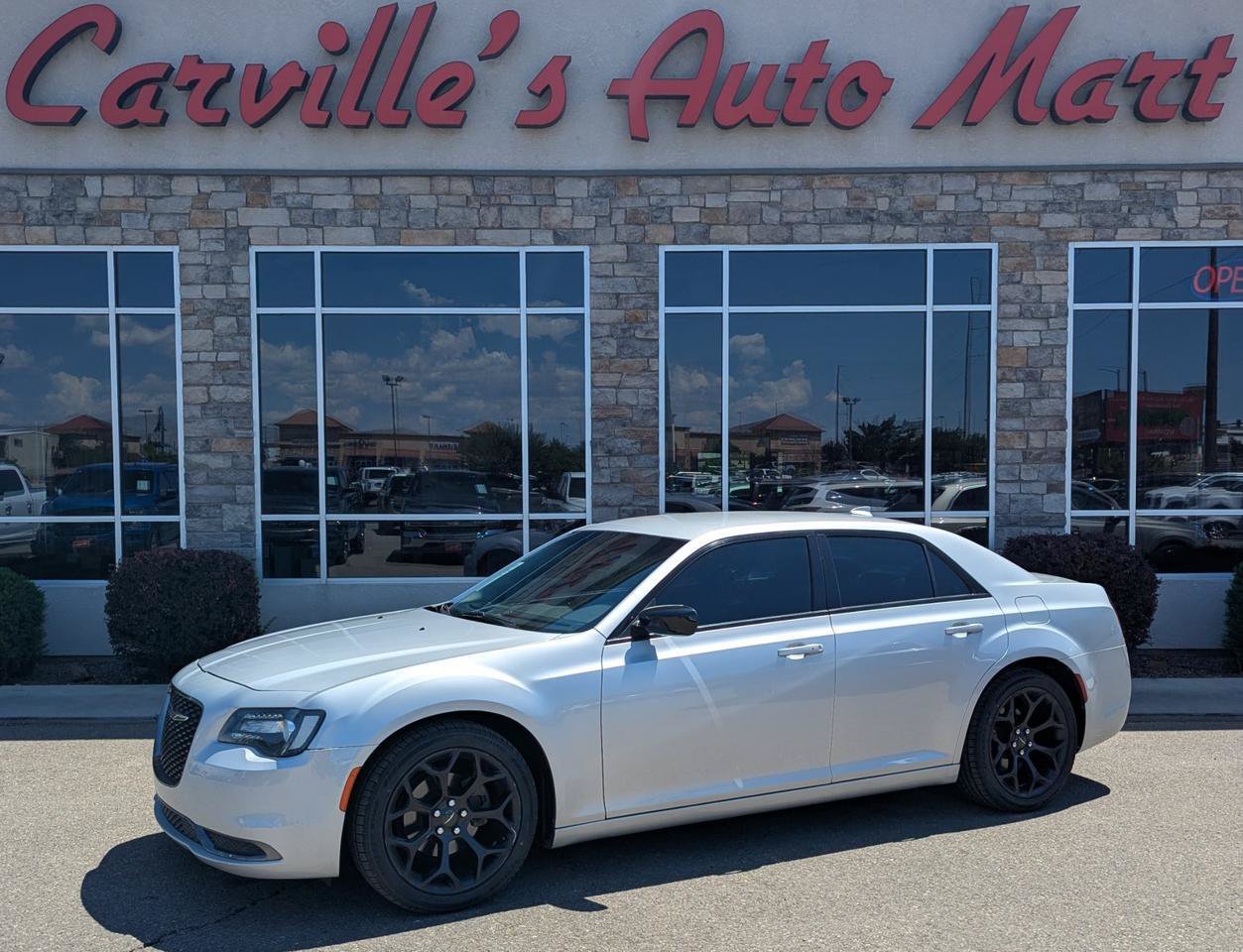 Used 2019 Chrysler 300 Touring w/ Sport Appearance Package RWD image 1