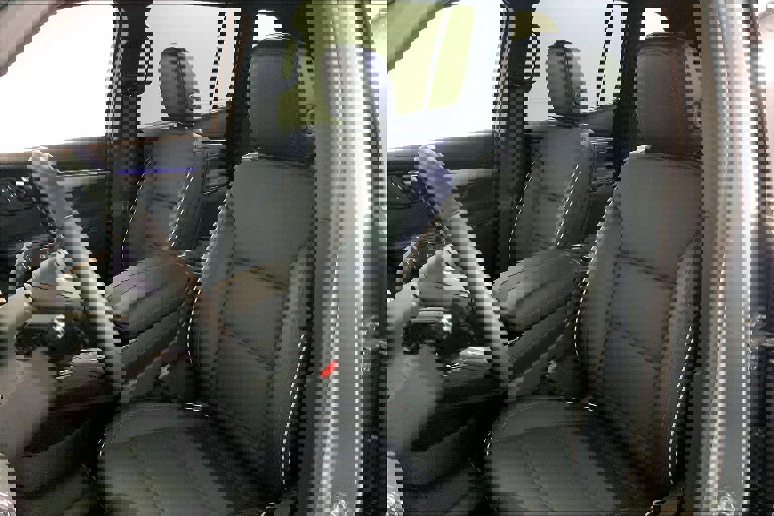 Used 2025 Buick Enclave Preferred image 22