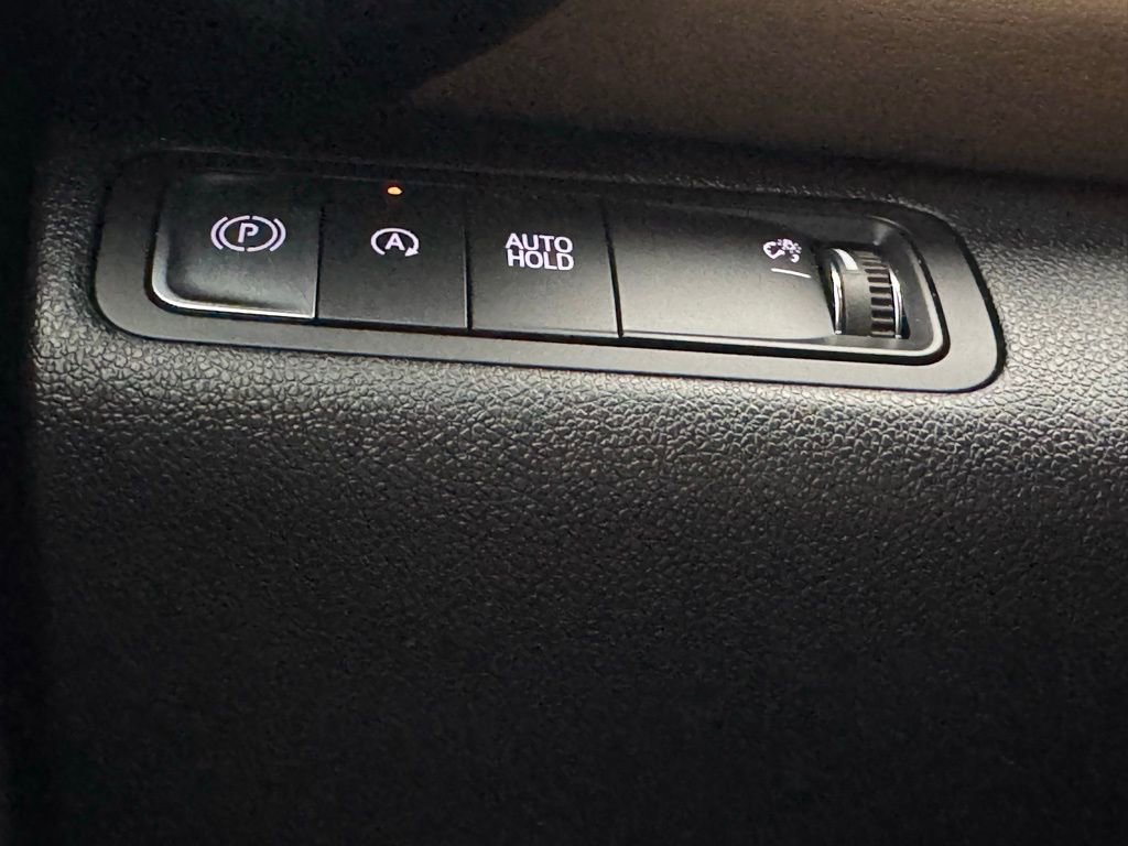 Used 2025 Chevrolet Equinox ACTIV w/ Safety and Technology Package image 21