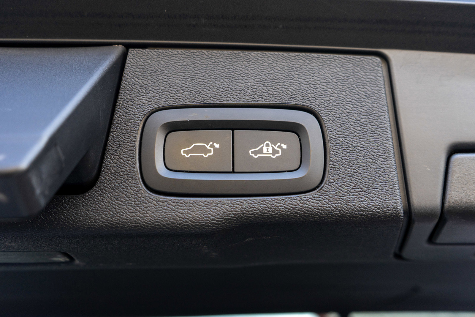 Used 2019 Volvo XC60 T6 Momentum w/ Advanced Package image 10