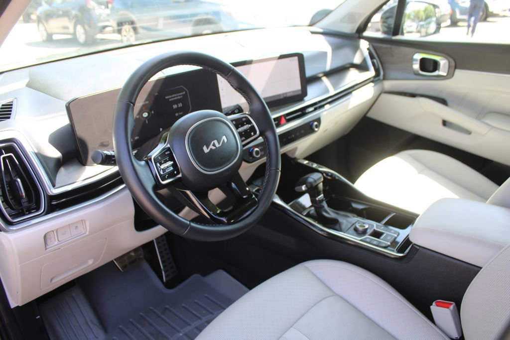 Certified 2025 Kia Sorento SX AWD/4WD image 23