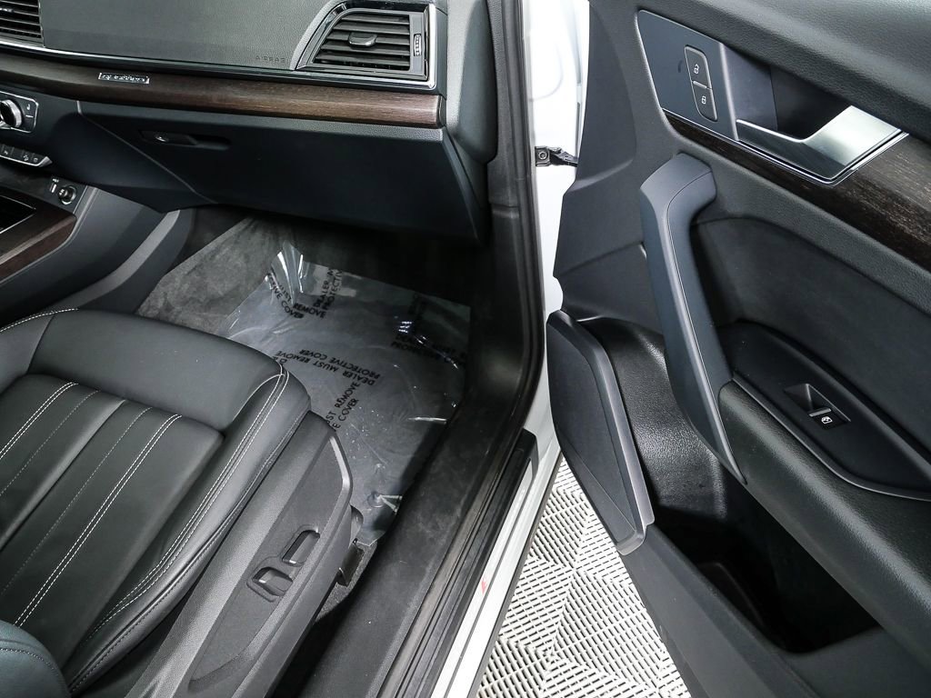 Used 2023 Audi Q5 2.0T Premium w/ Convenience Package image 24
