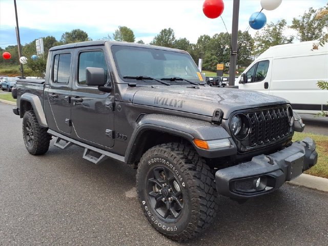 Used 2024 Jeep Gladiator Sport
