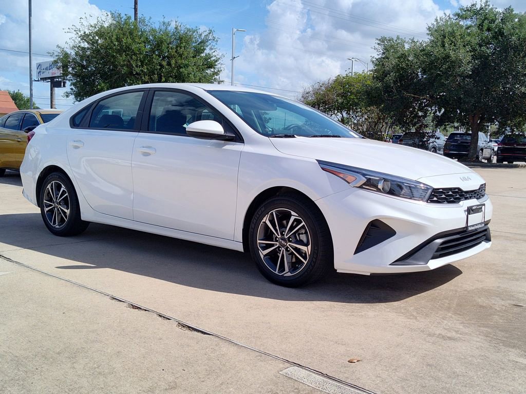 Used 2023 Kia Forte LXS image 13