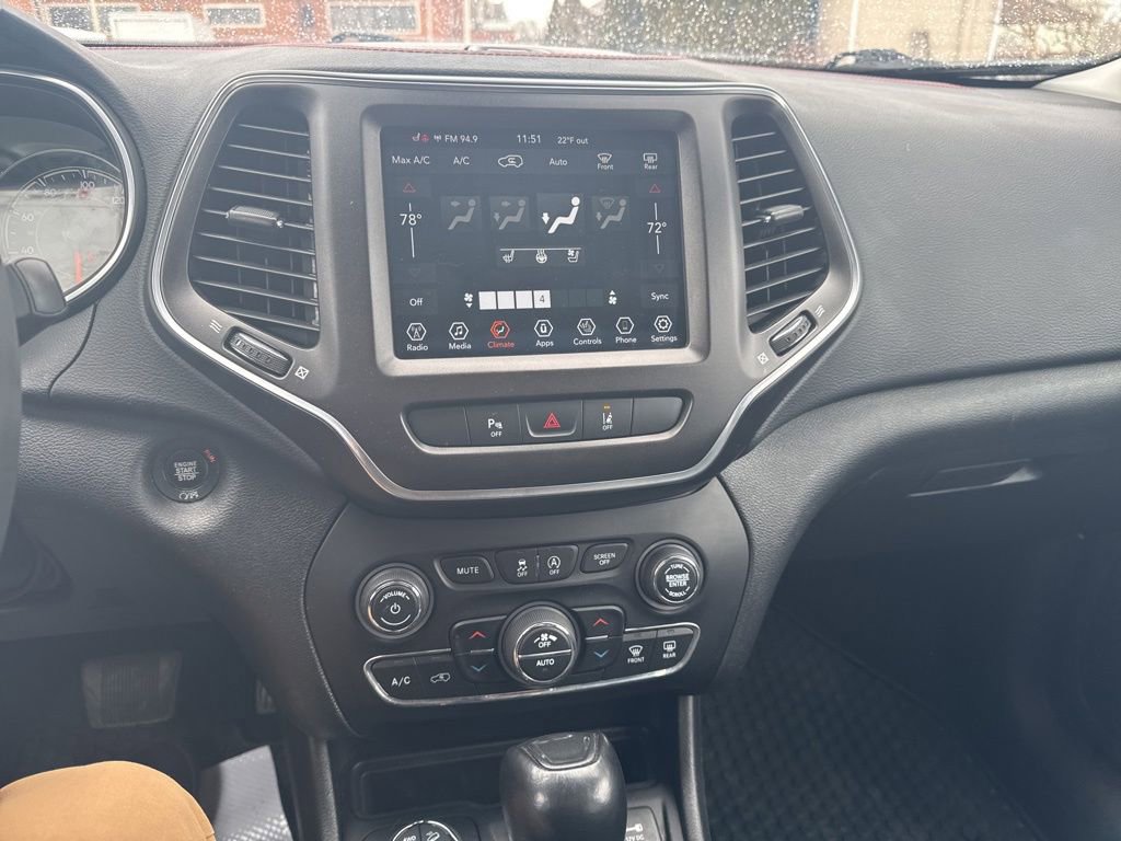 Used 2022 Jeep Cherokee Trailhawk w/ Premium Leather Package image 4